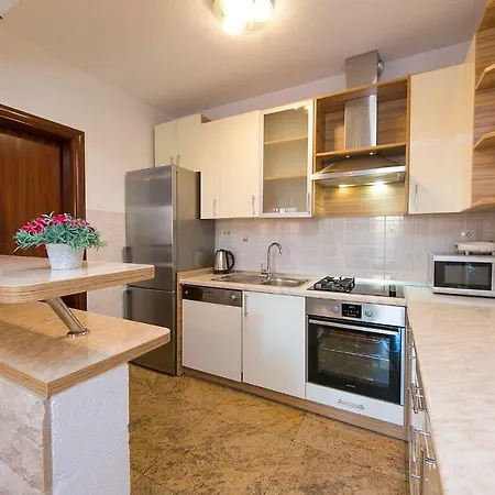 Marina Apartment *