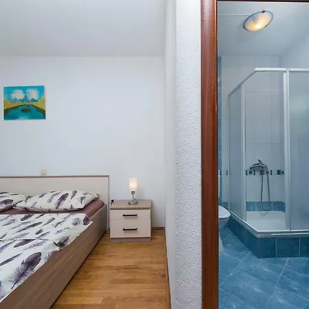 Marina Apartment *