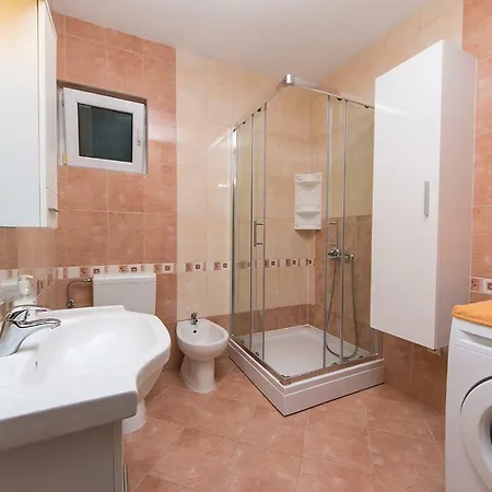 Apartment Marina Sea View & Jacuzzi