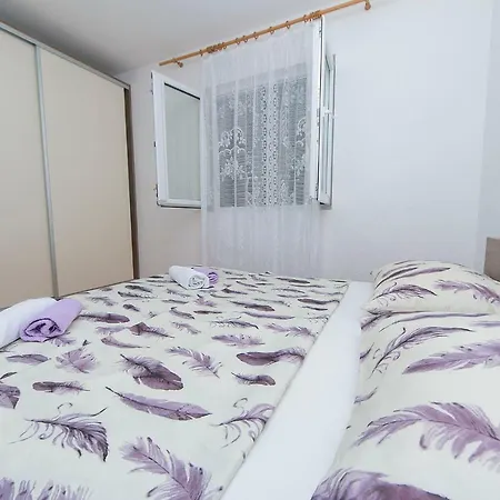 Marina Sea View & Jacuzzi Μακάρσκα