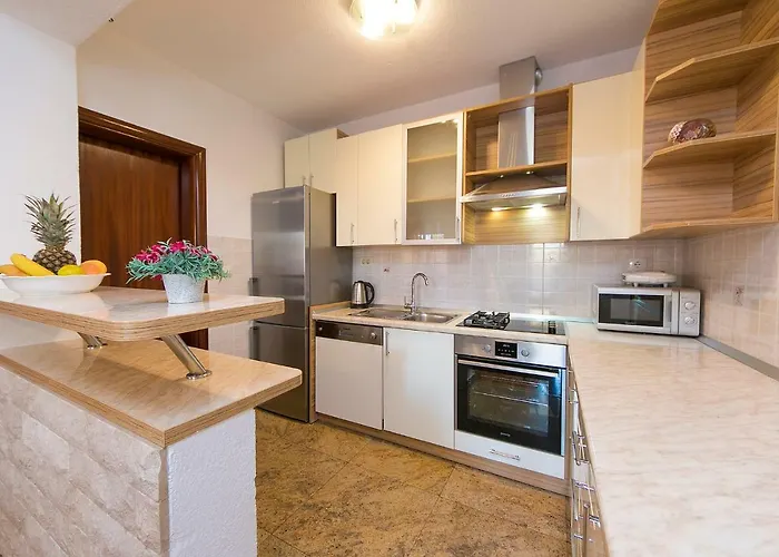 Marina Apartment *